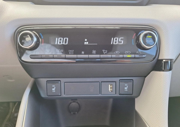 Toyota Yaris cena 89900 przebieg: 2000, rok produkcji 2023 z Olsztynek małe 211